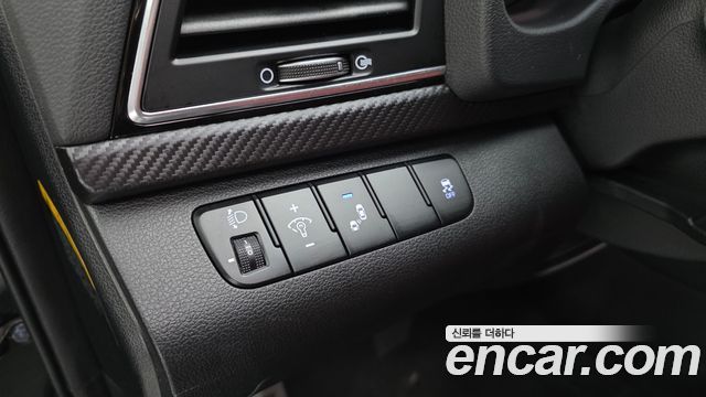 Hyundai AVANTE 2017 — photo 13