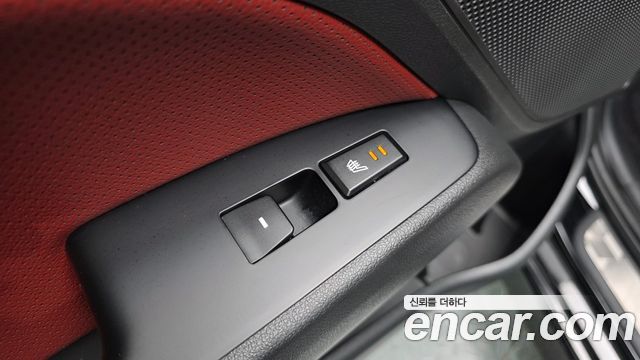 Hyundai AVANTE 2017 — photo 19