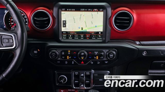 Jeep Wrangler 2019 — photo 17