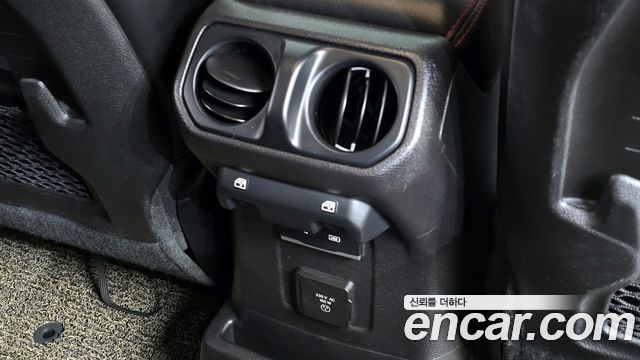 Jeep Wrangler 2019 — photo 19