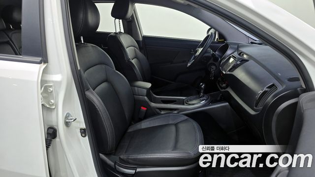 Kia Sportage 2011 — photo 12