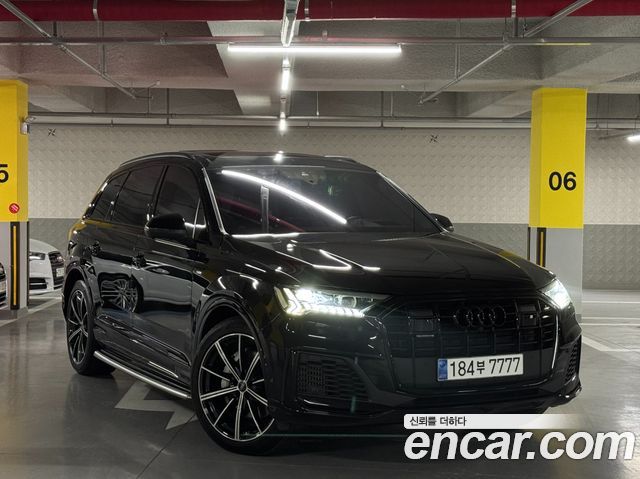 Audi Q7 2021 — photo 1