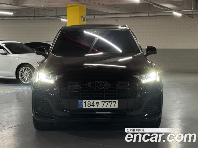 Audi Q7 2021 — photo 3