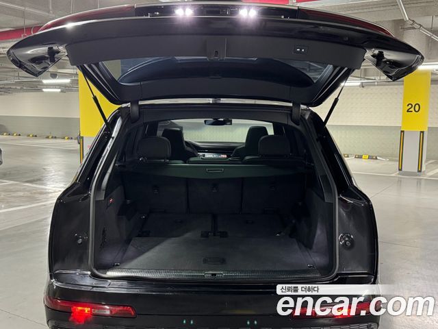 Audi Q7 2021 — photo 5