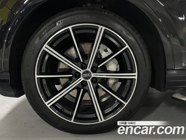 Audi Q7 2021 — photo 7