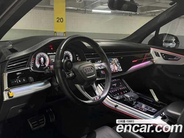 Audi Q7 2021 — photo 10