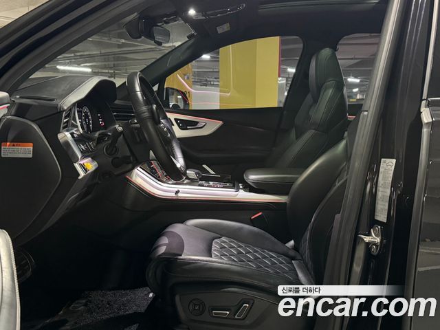 Audi Q7 2021 — photo 11