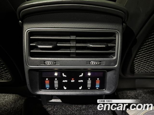 Audi Q7 2021 — photo 14