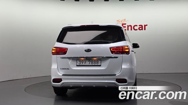 Kia Canival 2019 — photo 4