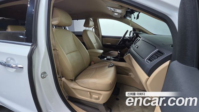 Kia Canival 2019 — photo 10