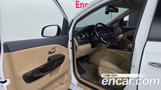 Kia Canival 2019 — photo 11