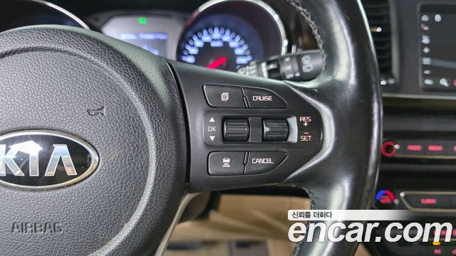 Kia Canival 2019 — photo 13