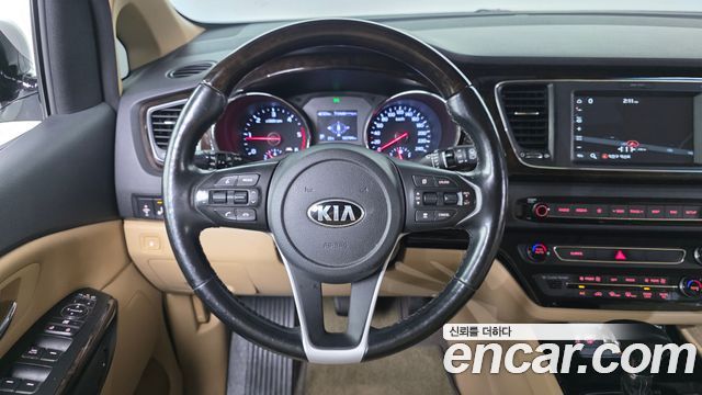 Kia Canival 2019 — photo 14