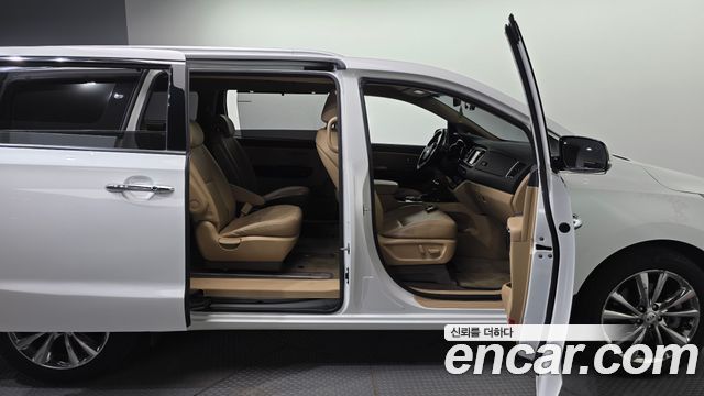 Kia Canival 2019 — photo 19