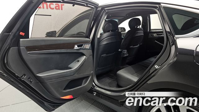 Genesis G80 2019 — photo 12