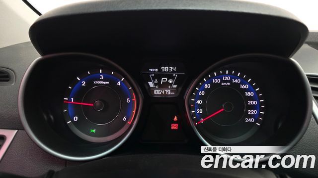 Hyundai AVANTE 2014 — photo 8