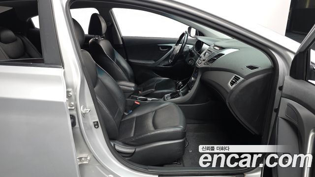Hyundai AVANTE 2014 — photo 11