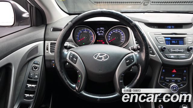 Hyundai AVANTE 2014 — photo 13