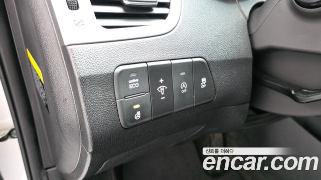 Hyundai AVANTE 2014 — photo 18