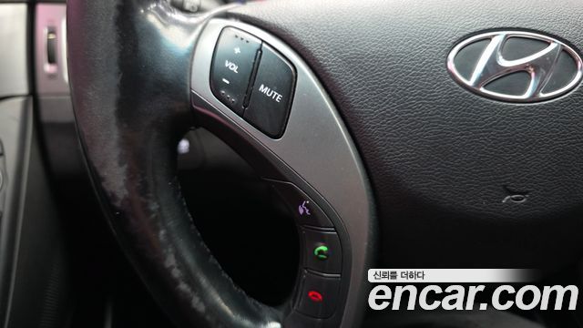 Hyundai AVANTE 2014 — photo 19