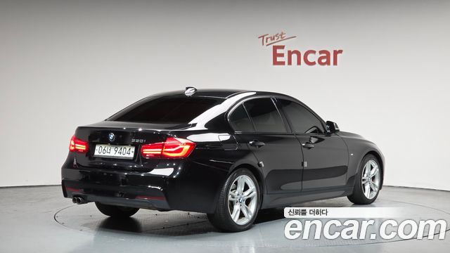 BMW 3-Series 2017 — photo 2
