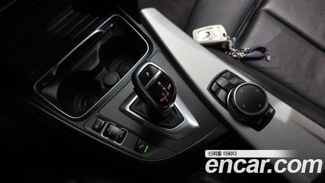 BMW 3-Series 2017 — photo 12