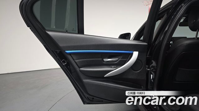 BMW 3-Series 2017 — photo 15