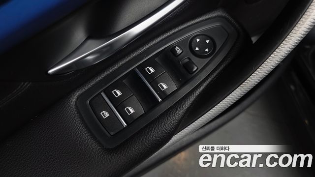 BMW 3-Series 2017 — photo 30