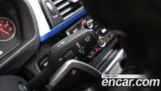 BMW 3-Series 2017 — photo 31