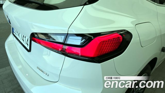 BMW 2-Series 2024 — photo 9