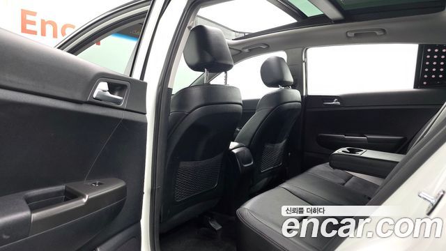 Kia Sportage 2016 — photo 17