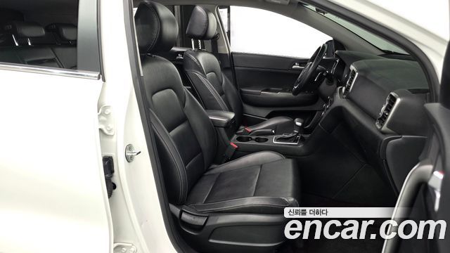 Kia Sportage 2016 — photo 16
