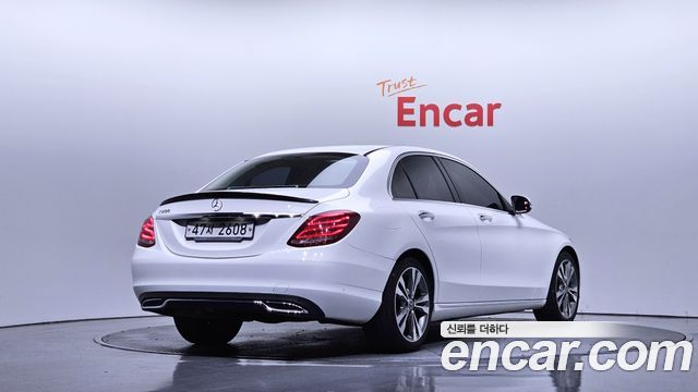 Mercedes-Benz C-Class 2018 — photo 2