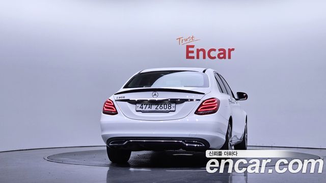 Mercedes-Benz C-Class 2018 — photo 4