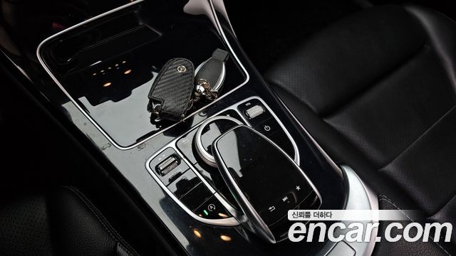Mercedes-Benz C-Class 2018 — photo 16