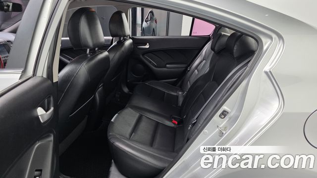 Kia K3 2013 — photo 12