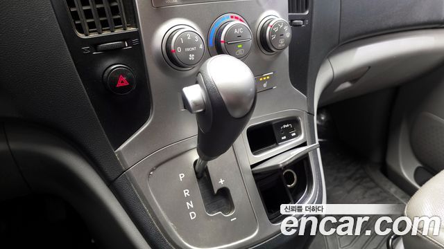 Hyundai Starex 2016 — photo 9