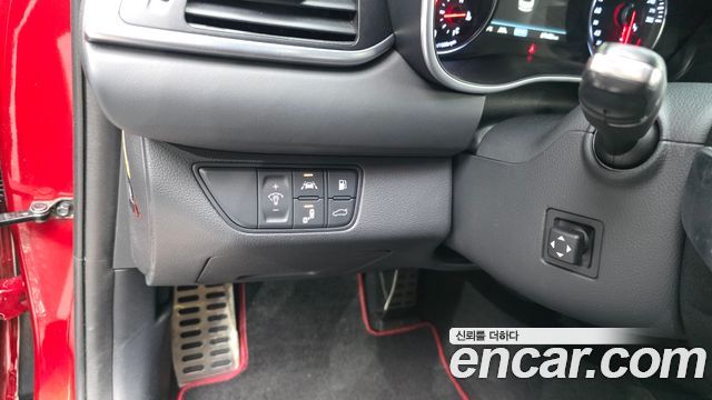 Genesis G70 2018 — photo 26