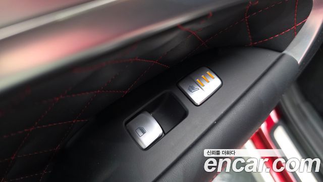 Genesis G70 2018 — photo 28