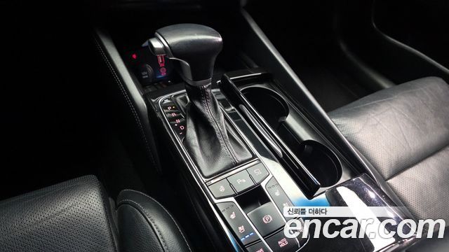 Kia K7 2016 — photo 9