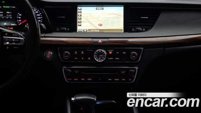 Kia K7 2016 — photo 13