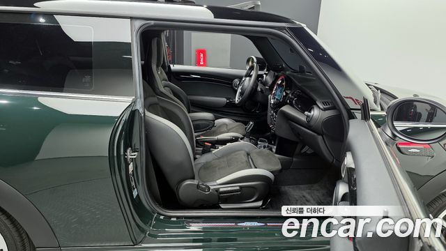 Mini Cooper 2022 — photo 17