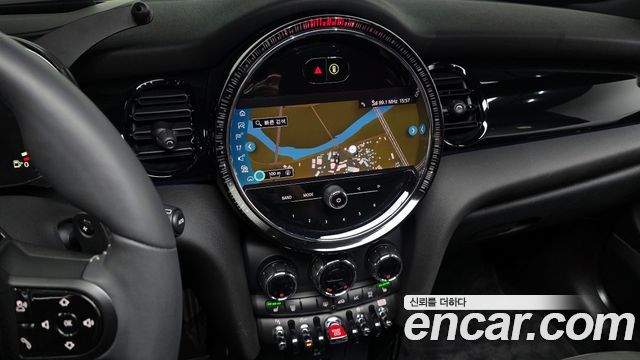 Mini Cooper 2022 — photo 20
