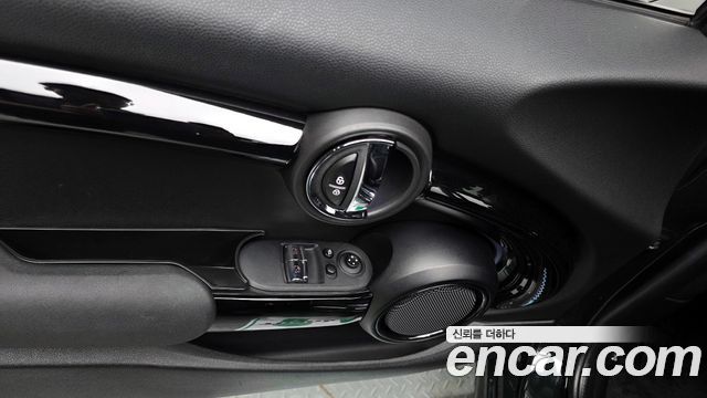 Mini Cooper 2022 — photo 27