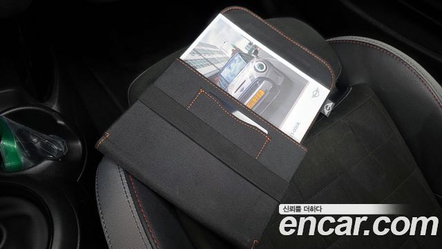 Mini Cooper 2022 — photo 31