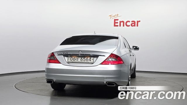 Mercedes-Benz CLS-Class 2009 — photo 4
