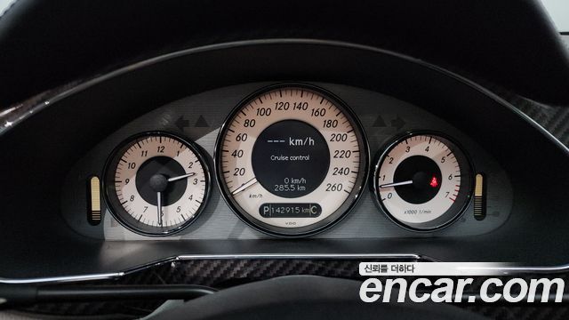 Mercedes-Benz CLS-Class 2009 — photo 8