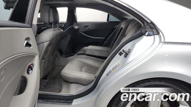 Mercedes-Benz CLS-Class 2009 — photo 12