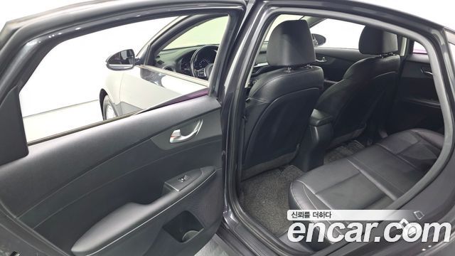 Kia K3 2019 — photo 11
