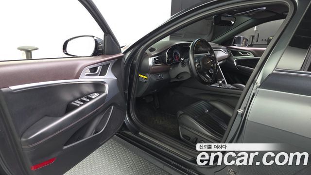 Genesis G70 2018 — photo 10